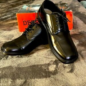 Deer Stags size 6 Gabe. Worn once. Like new